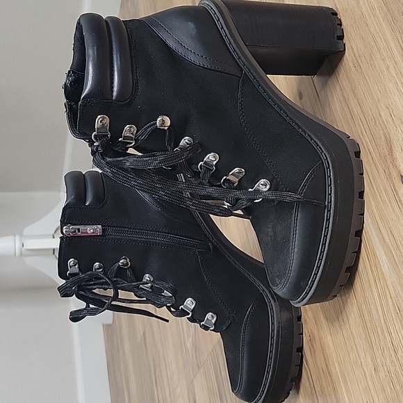 J LO Black Rigly Lace-Up Ankle Boots - Picture 14 of 15